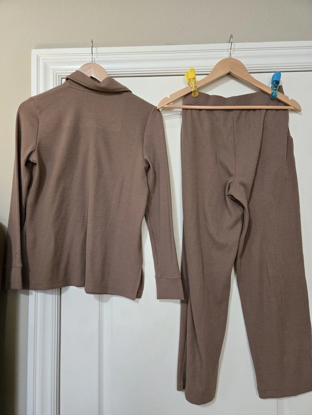 Cuddl Duds Ribbed Knit 2 Piece Lounge Wear in Taupe Soft Comfy Fall